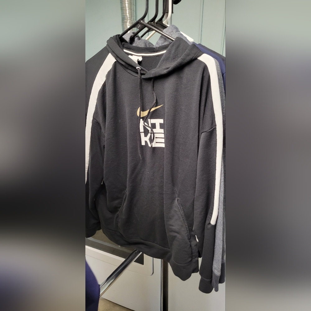 Men's Medium Nike Hoodie EUC